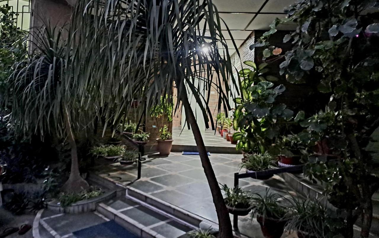 Strawberry Swing Homestay 구와하티 외부 사진