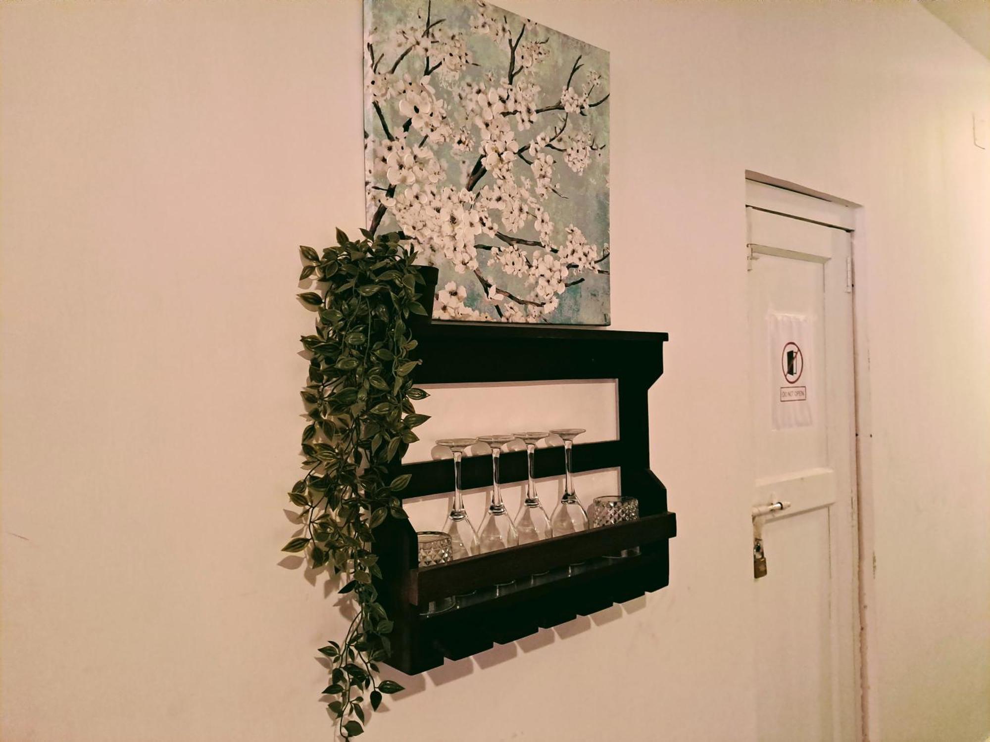 Strawberry Swing Homestay 구와하티 외부 사진