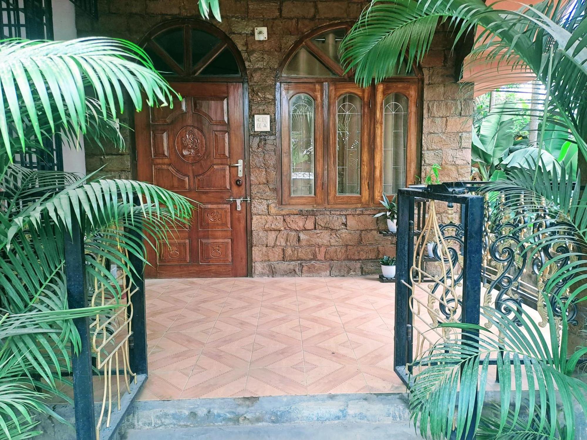 Strawberry Swing Homestay 구와하티 외부 사진
